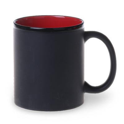 schwarz-matte-tasse-matter-becher-innen-rot